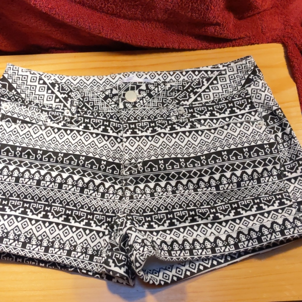 Black and White Patten Shorts